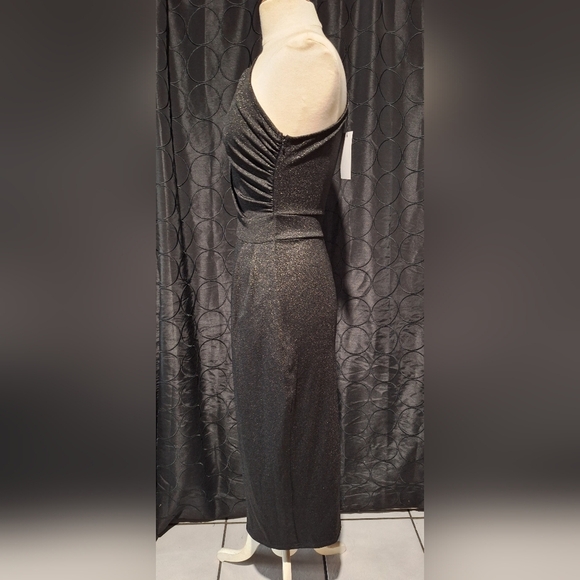 Elegant Black Shimmer Dress - Picture 2 of 5